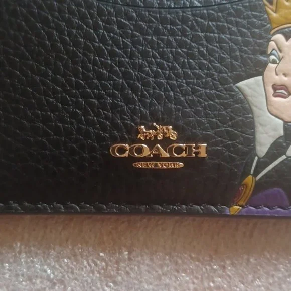 SOLD - 𝅺NWT Disney X Coach Card Case With Evil Queen Motif Card Holder CD674 - Picture 6 of 7